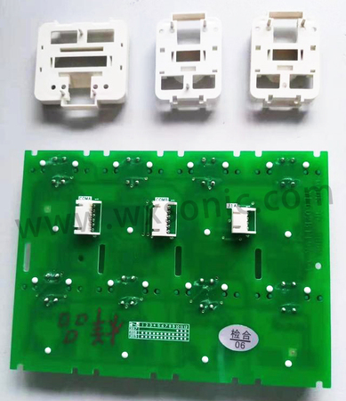 PCB板塑料热压铆接.jpg